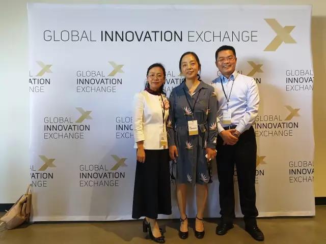 舒騁與GIX院長(zhǎng)史元春教授(中)